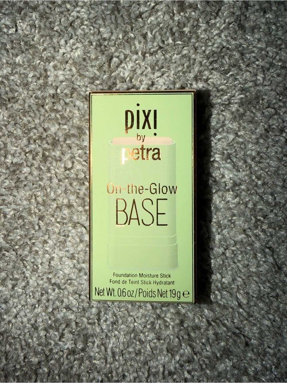 On-the-Glow Base Foundation Moisture Stick - porcelain